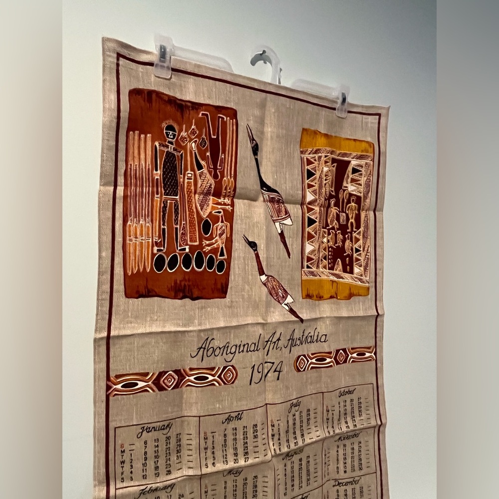 Vintage Aboriginal Art 1974 Calendar Tea Towel in Brown and Tan Pure Linen - Picture 2 of 10